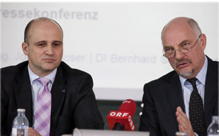 »Investitionen steigen«, freuen sich die aws-Chefs Sagmeister (li.) und Moser. freut. 