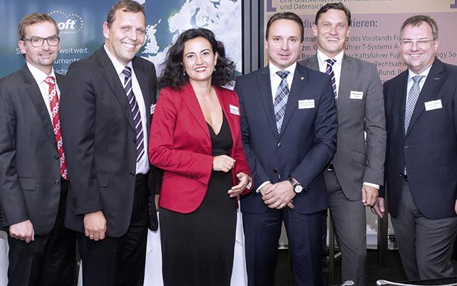 Am Podium: Wolfgang Traunfellner, Citrix; Roland Ledinger, BKA, Bettina Windisch-Altieri, Benn-Ibler; Johannes Baumgartner, Fujitsu; Martin Katzer, T-Systems, und Helmut Fallmann, Fabasoft.