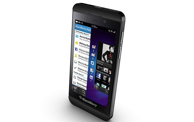 (Foto: Blackberry) Das Touchphone Z10: äußerlich wie andere auch, innerlich ein Businessgerät.