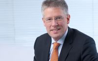 Robert Bodenstein, Obmann der Fachgruppe UBIT Wien, fordert Wahlfreiheit von Anstellungsverhältnissen für Unternehmer.