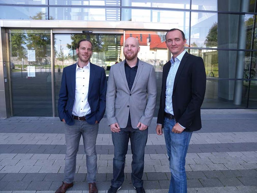 Foto: Entwickeln die »RAMI 4.0 Toolbox« weiter: Das Team der FH Salzburg, Christian Neureiter, Christoph Binder und Goran Lastro.