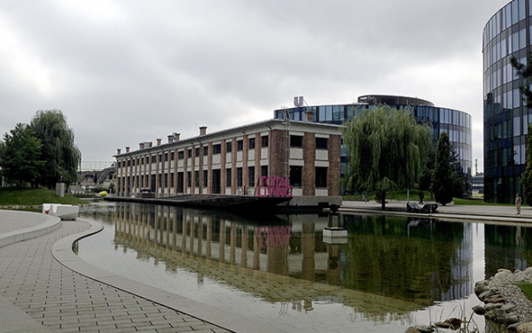 Foto: Loft Zwei - die ehemalige Industriehalle beherbergt heute Büroräumlichkeiten