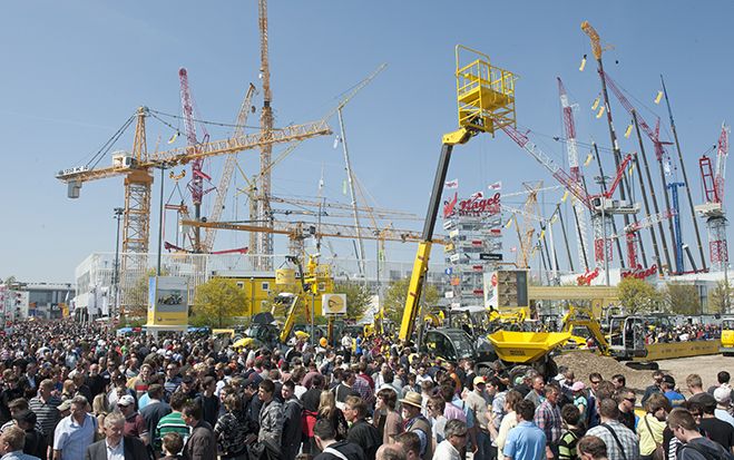 (Foto: bereitgestellt) Bei der bauma in München werden die Hersteller wieder eine Innovationsschau der Superlative starten. Die Nachfrage nach neuen Geräten wird sich aber auch durch die Messe nicht erhöhen.  