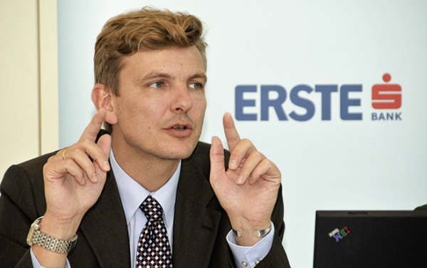 Erste-Group-Analyst Henning Eßkuchen rechnet trotz »nicht berauschender« Fundamentaldaten mit Aufschwung.