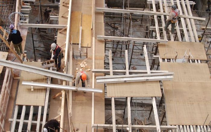 Foto: Durch Datentausch will die Wirtschaftsauskunftei CRIF Zahlungsausfälle in der Baubranche minimieren.