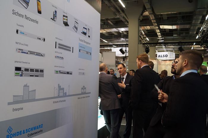 Rohde &amp; Schwarz Cybersecurity präsentierte auf der Messe den Netzwerkverschlüsseler der &quot;R&amp;S SITLine&quot;-Familie.