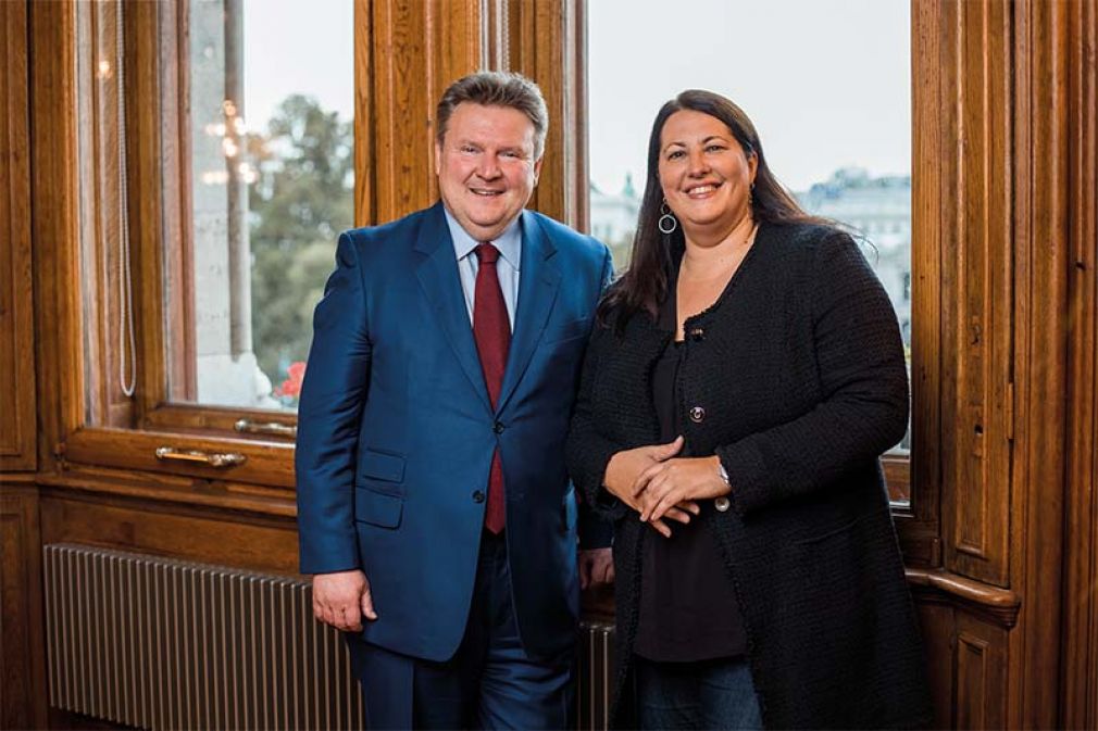 Foto:  Bürgermeister Michael Ludwig und Wohnbaustadträtin Kathrin Gaal freuen sich über die neue Förderaktion für Sonnenschutz.