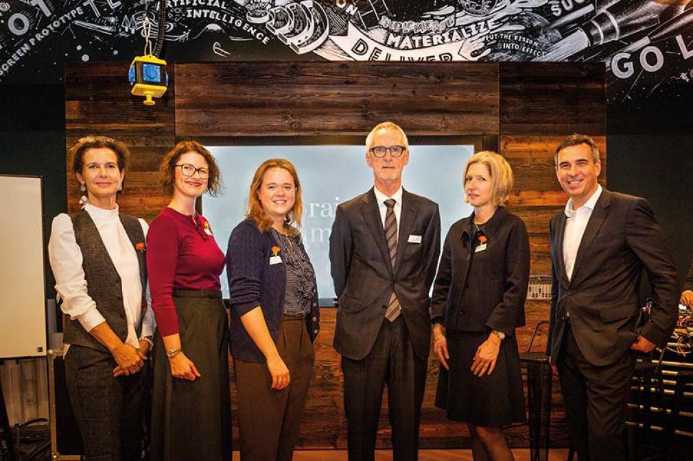 Foto: Christiane Noll (Avande), Birte Quitt (Erste Group), Lisa-Marie Fassl (Austrian Angel Investor Association), Univ.-Prof. Kurt Völkl, Verena Knott-Birklbauer ­(Österreichische Post AG) und Michael Zettel (Accenture)