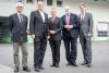 Eröffnung der neuen Produktionshalle: Michael Feisthauer (Schneider Electric pDrives), Georg Papai (Bezirksvorsteher Floridsdorf), Karl Sagmeister (Schneider Electric Austria), Detlev Neudeck (Spartenobmann-Stv. Industrie), Karl Kaiser (Schneider Electric pDrives).