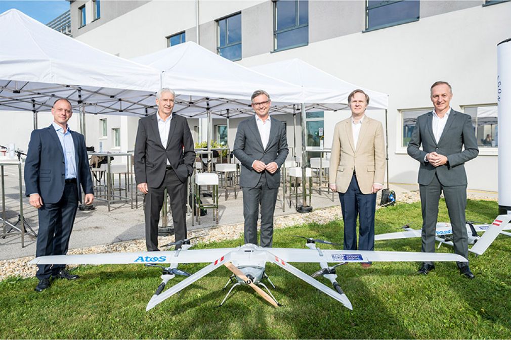 Alexander Schuster (SmartDigital), Thomas Karall (APG), Magnus Brunner (BMK), Axel Schwarz (Austro Control) und Gerhard Christiner (APG) (Foto: APG/RudiFroese)