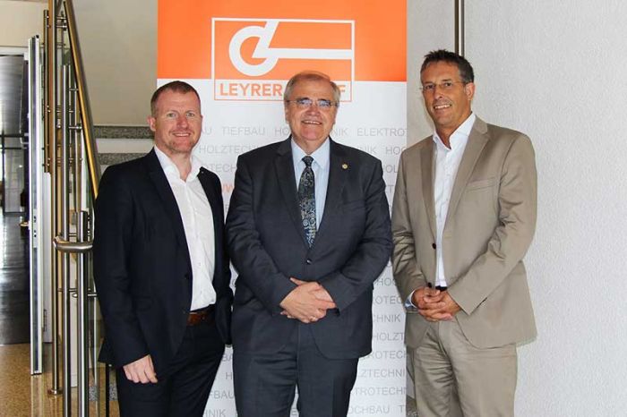  BM Dipl.-Ing. Stefan Graf (Geschäftsführender Gesellschafter Leyrer + Graf Baugesellschaft m.b.H., CEO), Dr. Wolfgang Brandstetter (Vizekanzler und Bundesminister für Justiz), Dipl.-Ing. Michael Bauer (Geschäftsführer Graf-Holztechnik GmbH)