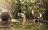 Kurz mal abtauchen ins kühle Nass – mit dem Xperia M4 Aqua und dem Xperia Z4 Tablet von Sony ist das dank der hohen Wasser- und Staubdichte kein Problem.