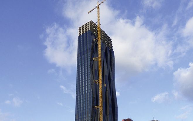 (Foto: bereitgestellt) Auch im DC Tower 1 werden 33 Stockwerke energiesparend mittels Betonkernaktivierung auf die richtige Temperatur gebracht. 