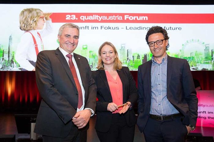 Konrad Scheiber, CEO, Quality Austria, Corinna Milborn, Puls 4 und Georges T. Roos, Zukunftsforscher, ROOS Trends &amp; Futures (Copyright: Anna Rauchenberger)