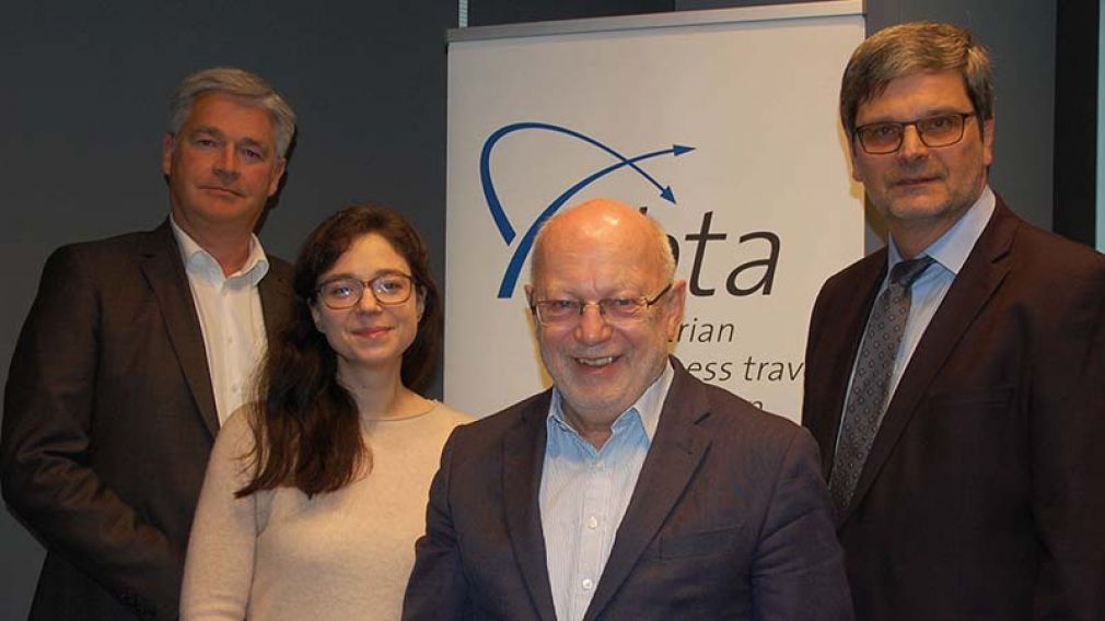 Foto: abta-Vorstand Peter Tolinger, Rebecka Wurian (Statistik Austria), Wilfried Kropp (Kropp Kommunikation) und abta-Präsident Andreas Gruber (v.li.) präsentierten die aktuelle Geschäftsreisen-Studie.