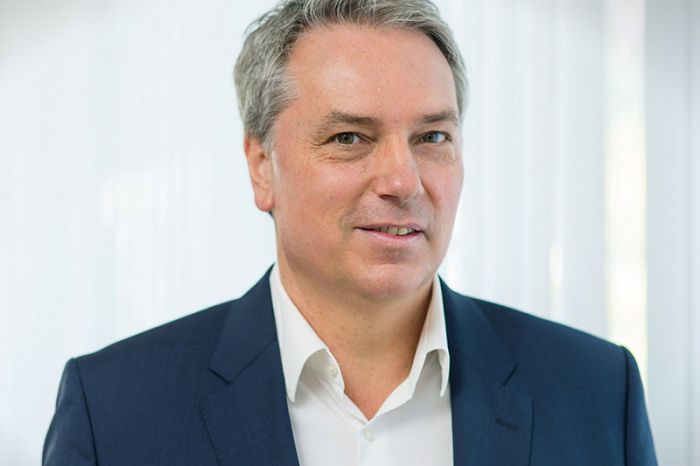 "Der Markt fließt in unsere F&amp;E-Aktivitäten immer stärker ein. Die Zeiten, wo man im stillen Kämmerchen ein Produkt entwickelt und dann damit den Markt überzeugen will, sind vorbei. Das kann zwar gut gehen, kann aber auch ordentlich schief gehen", erklärt Peter Jaksch.