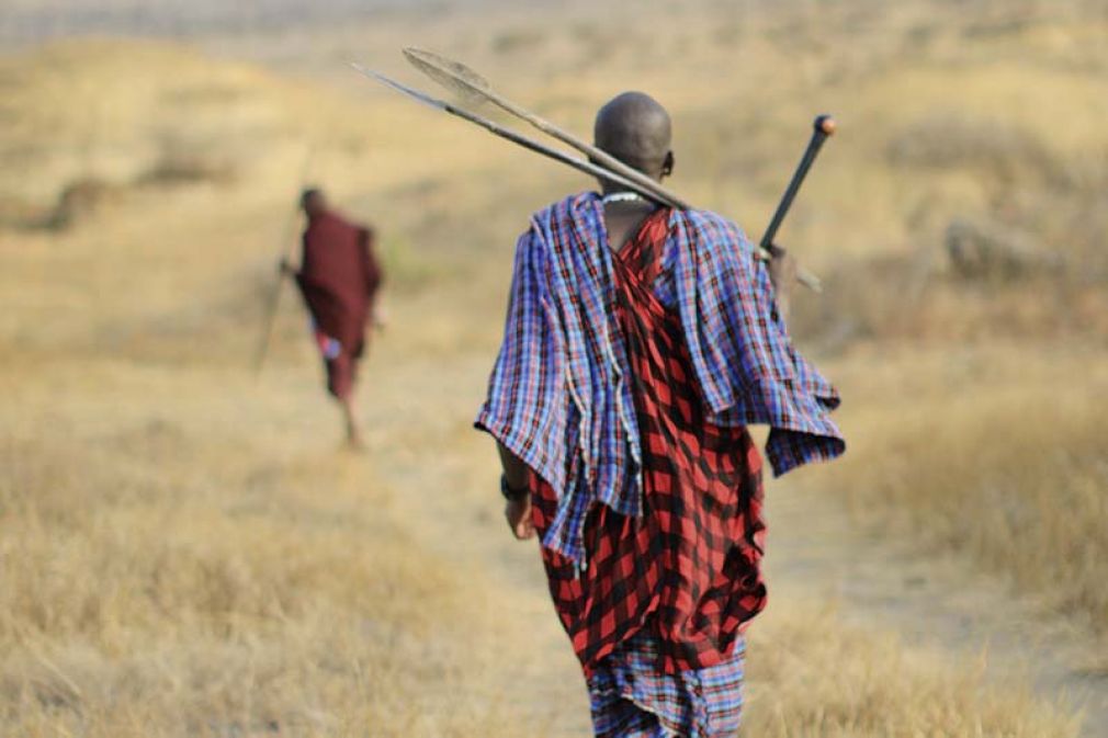 Foto: Im Land der Massai ist die  Bewälltigung alltäglicher Herausforderungen lebenswichtig.