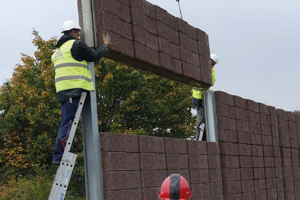 Foto: In Slowenien kommt das neue Phonobloc DB NBF-System entlang der A2 bei Višnja Gora zum Einsatz.