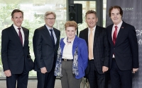 Im Dialog:. Christoph Scharff, ARA, Gemeindebund-Generalsekretär Walter Leiss, Christine Hochholdinger, Abteilungsleiterin »Abfallvermeidung, -verwertung und -beurteilung« im BMLFUW, Werner Knausz, ARA, und VÖEB-Präsident Hans Roth.