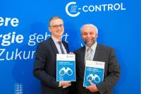 Der Vorstand der E-Control, Wolfgang Urbantschitsch und Andreas Eigenbauer, ist mit der Entwicklung des Wettbewerbs im Strom- und Gasmarkt zufrieden.