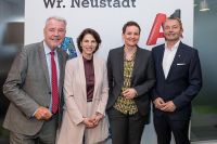 Eröffnung der A1 Cyber Range: Klaus Schneeberger, Bürgermeister von Wiener Neustadt, Staatssekretärin Karoline Edtstadler, A1 CFO Sonja Wallner, A1 CEO und CTO Marcus Grausam.