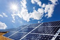 Foto: Eine Antireflex-Beschichtung soll den Ertrag von Solaranlagen um bis zu drei Prozent verbessern können.