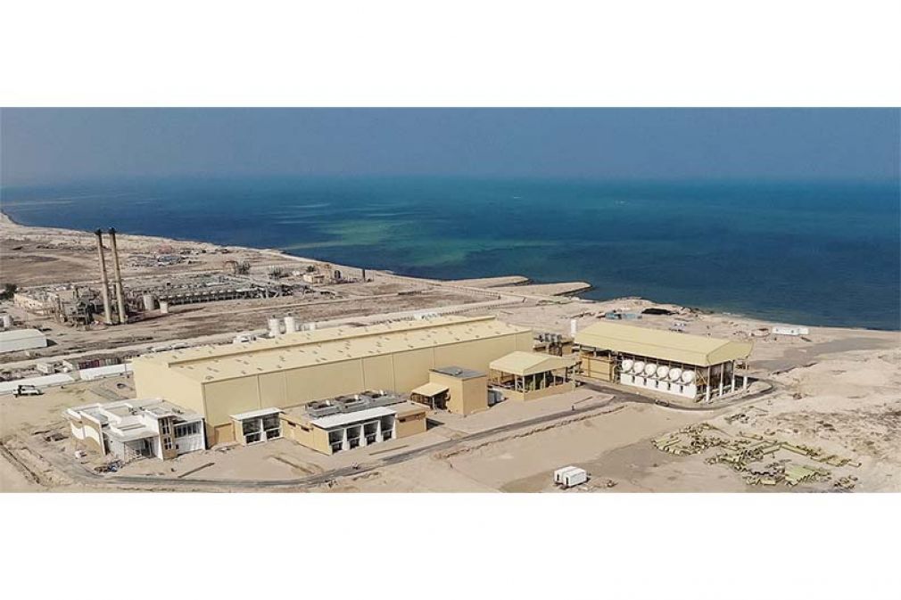 Foto: Die Al-Khafji-Meerwasserentsalzungsanlage produziert mithilfe von Umkehrosmose 60.000 m3 Süßwasser pro Tag. Als Hauptauftragnehmer für die Elektro-, Mess- und Regeltechnik lieferte Siemens für die Energieversorgung der Anlage auch Transformatoren aus Weiz.