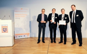 Verleihung des »European Energy Service Award«: Tarek Al-Wazir, Stv. Ministerpräsident Hessen, Manfred Luckerbauer, BIG Energiecontracting, Werner Kerschbaumer, Siemens Österreich, und Achim Neuhäuser, Berliner Energieagentur.