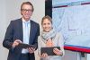 Leonhard Schitter, Vorstandssprecher Salzburg AG, und die Salzburger Stadträtin Barbara Unterkofler digitalisieren die Baustellenkoordination mit dem Online-Tool Plan2gether. 