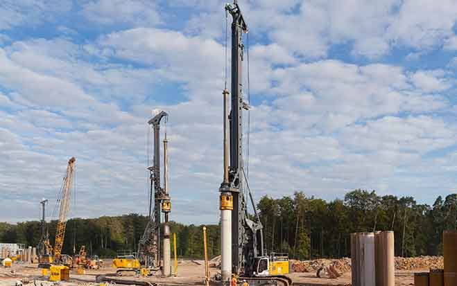 Beim Bau eines Teilchenbeschleunigers in Darmstadt kommen zwei Liebherr-Großdrehbohrgeräte LB 44-510 zum Einsatz.