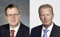 Werner Schotter (Ursa Dämmsysteme) fragt und Reinhold Mitterlehner (Wirtschaftsminister und Vizekanzler) antwortet zum Thema thermische Sanierung.