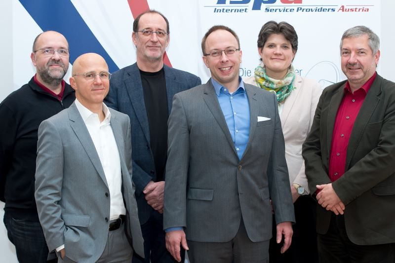 Neuer ISPA-Vorstand: Peter Oskar Miller, Andreas Koman, Martin Prager, Harald Kapper, Natalie Ségur-Cabanac, Christian Panigl; nicht im Bild: Georg Chytil, Kurt Einzinger, Nikolaus Futter.