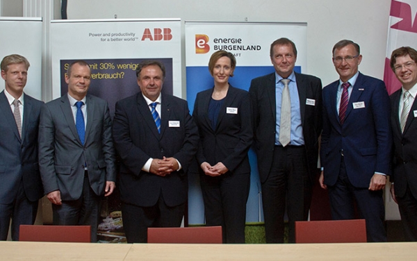 Mit Martin Szelgrad, Report (re.), diskutierten (v.l.n.r.) Arbeiterkammer-Energieexperte Dominik Pezenka, Christian Schönbauer, Leiter Sektion Energie und Bergbau im Wirtschaftsministerium; ABB-Vorstandsvorsitzender Franz Chalupecky; Hemma Bieser, Geschäftsführerin avantsmart; Energie Burgenland Windkraft-Geschäftsführer Wolfgang Trimmel und Peter Weinelt, Geschäftsführer Wiener Netze und Vorstandsmitglied Forum Versorgungssicherheit.