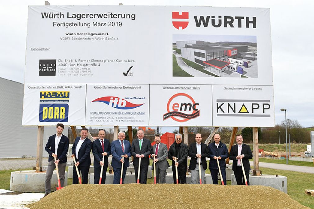Spatenstich zur Logistik-Erweiterung bei Würth Österreich, v.l.: Felix Haselbacher, EMC, Bernhard Rottenbücher, Knapp, Bezirkshauptmann Josef Kronister, Bürgermeister Johann Hell, LH-Stv. Stephan Pernkopf, Alfred Wurmbrand, Geschäftsführer Würth, Adel Shebl, Dr. Shebl &amp; Partner Generalplaner, Ewald Kreuzhuber, Habau, Alexander Altmüller, Porr Bau GmbH., Stefan Gugerell, Würth.