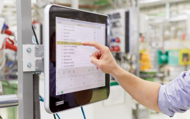 (Foto: Phoenix Contact) Neue Panel-PCs von Phoenix Contact sind extrem staub-, kälte- und wasserfest.