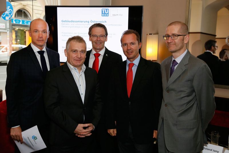 Foto: Roland Hebbel, Franz Roland Jany, Johann Brandstetter, Peter Schmid und Michael Getzner von der TU Wien bei der Präsentation der GDI 2050.