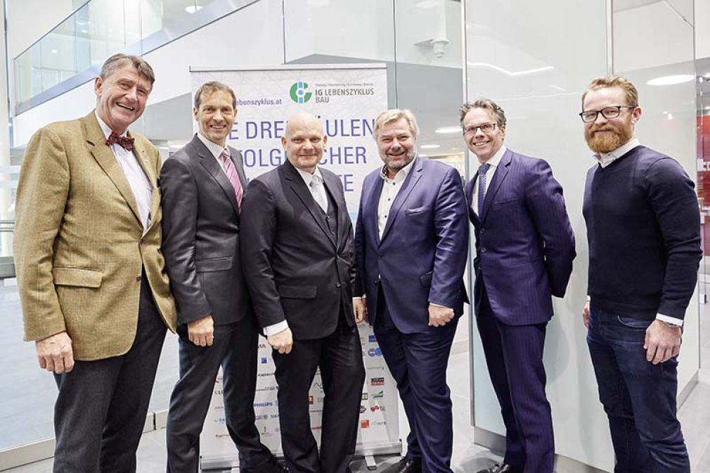 Foto: Diskutierten die Chancen und Herausforderungen der digitalen Bau- und Immobilienwirtschaft: Christoph Achammer (ATP architekten ingenieure), Wolfgang Kradischnig (DELTA), Erich Thewanger (KPMG), Karl Friedl (M.O.O.CON), Stephan Heid (Heid Schiefer Rechtsanwälte) und Daniel Cronin, Start-Up-Experte (v.l.n.r.).