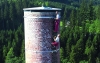 Aufwändige Sanierung eines 78 Meter hohen Schlots einer alten Papierfabrik in Neubruck im Mostviertel.