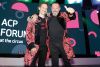 Gastgeber Hubertus  Seeberger und Schauspieler Michael Ostrowski freuen sich über den Besucherandrang beim ACP Forum "at the circus" in Graz.