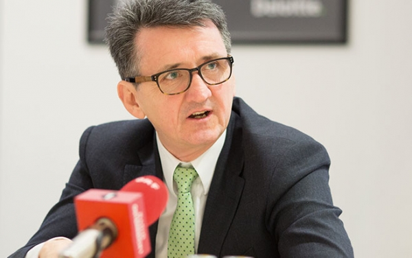 Deloitte-Geschäftsführer Bernhard Gröhs fordert einen »wirtschaftspolitischen Masterplan«.