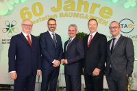 Foto: Rudolf Starzer, Geschäftsführung TAG, Daniele Gamba, Karl Wilfing, Präsident des NÖ Landtages, Stefan Wagenhofer und Harald Stindl, Geschäftsführung Gas Connect Austria.