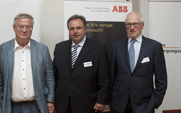 Am Podium: Hans Kronberger, PV Austria; Franz Chalupecky, ABB; und Reinhard Brehmer, Wiener Netze &amp; Forum Versorgungssicherheit.