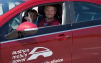 Ein begeisterter Testfahrer des Opel Ampera beim Schauplatz Alternative Antriebe in Marchtrenk. Foto: AMP/Florian Hüthmayr