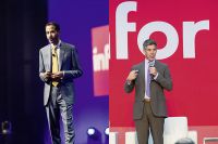 Foto: Infor-Manager Charles Phillips und Duncan Angove. "Coleman ist deshalb so leistungsfähig, weil geschäftskritische Daten von Infor CloudSuite mit den Logistik- und Finanzdaten aus GT Nexus verknüpft werden."
