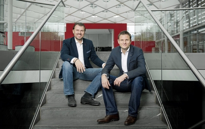 »Alle Bewerber müssen ein hartes aufnahmeprozedere bestehen. In österreich ist man das nicht gewohnt.«Stefan Pencik (li.) und Paul Kleinrath, Geschäftsführer Signon Österreich
