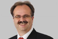  "Viele Bauherren wissen gar nicht, was technisch an Automationslösungen alles möglich ist und dass vieles, was einen Mehrwert bringt, nicht zwingend mehr kosten muss", sagt Hans-Jörg Schweinzer.