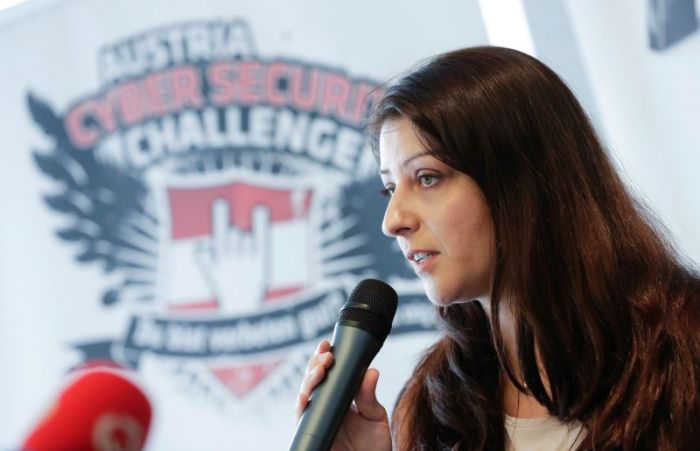 Für Staatsekretärin Muna Duzdar ist IT-Security „nur eine halbe Sache, wenn man nicht die richtigen Leute dafür hat".