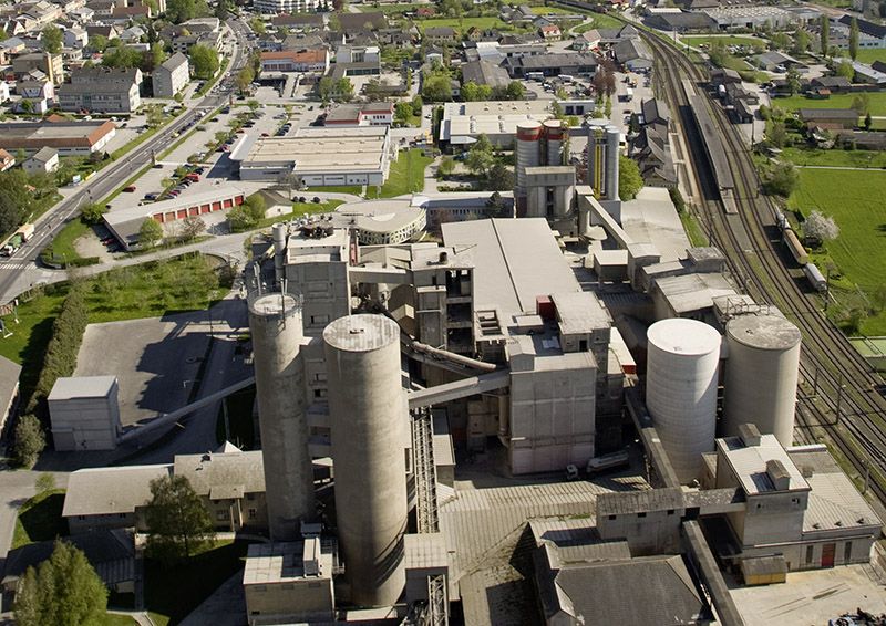 Foto: Weil das Kirchdorfer Zementwerk in unmittelbarer Nähe zum Stadtzentrum liegt, kommt dem Umweltschutz seit jeher eine große Bedeutung zu.