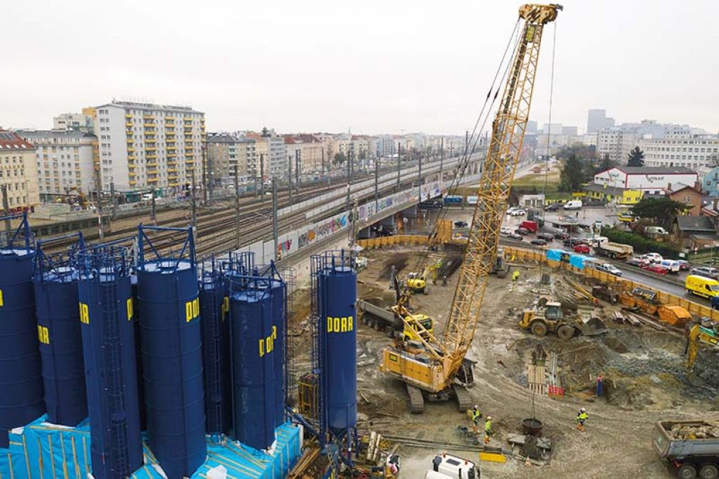 Foto: Ein wesentlicher Erfolgsfaktor eines Bauprojekts ist eine gut geplante und nachhaltig organisierte Baustellenlogistik (im Bild die Baustelle U2 Matzleinsdorferplatz).