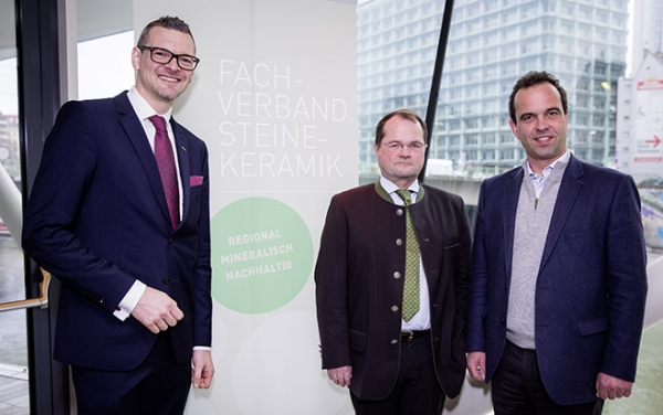 Foto: Fachverbands-Geschäftsführer Andreas Pfeiler, Obmann Manfred Asamer und Obmann-Stellvertreter Robert Schmid fordern Baustoffneutralität und eine faire EU-Energiepolitik